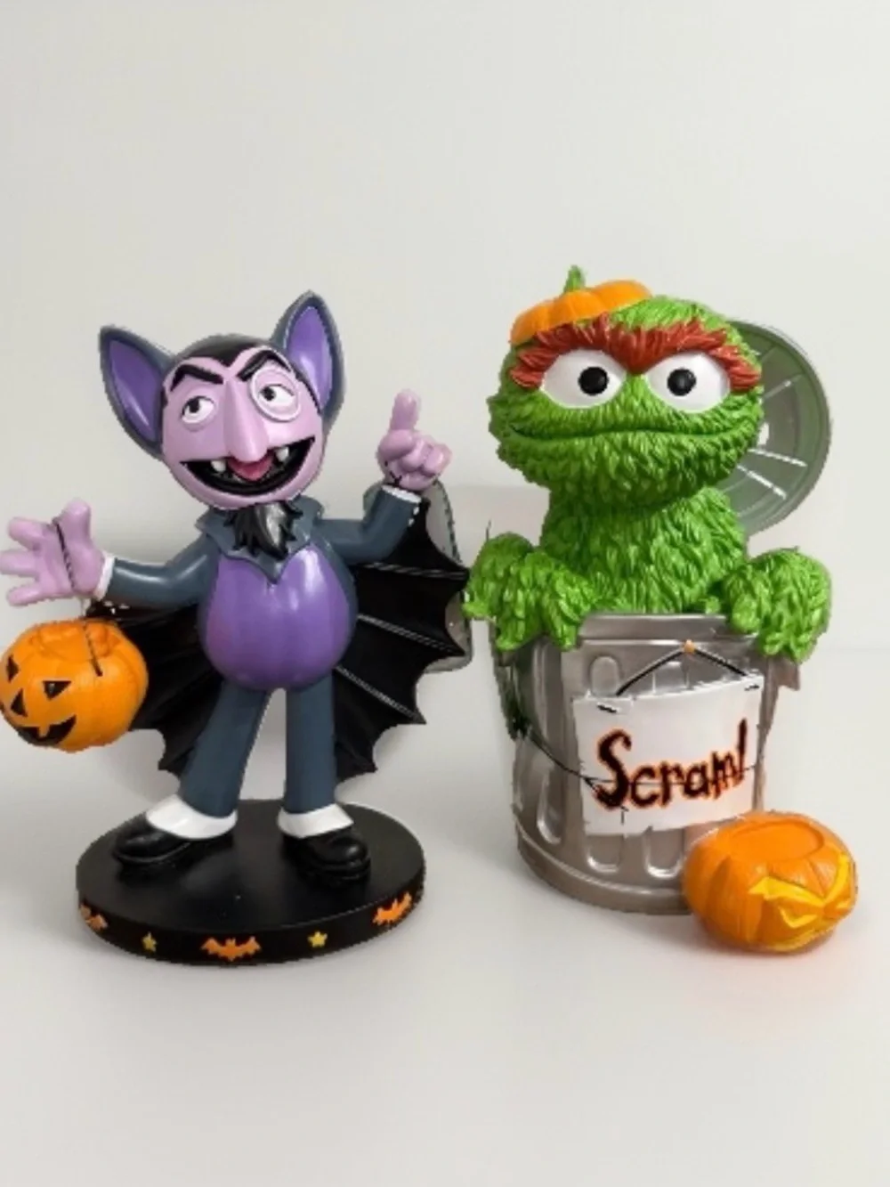 🎃 Sesame Street Halloween Count & Oscar the Grouch Resin Decor Figurine Set New